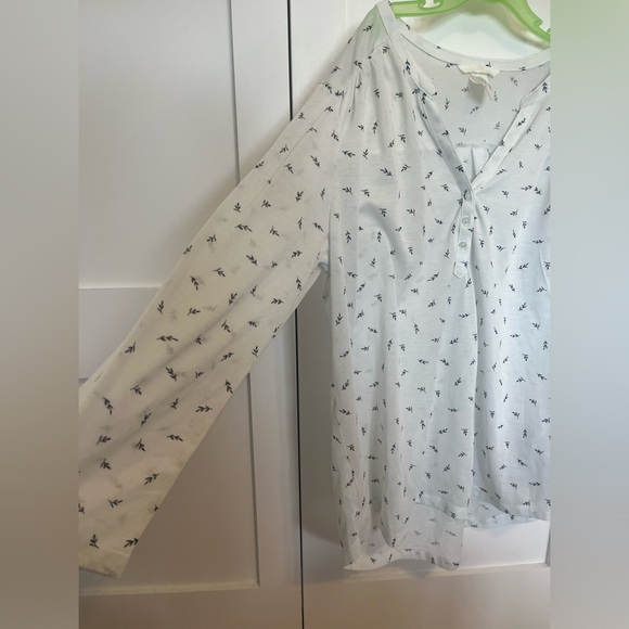 Hi, selling this breathtaking blouse for women in size M. - Picture 3 of 8